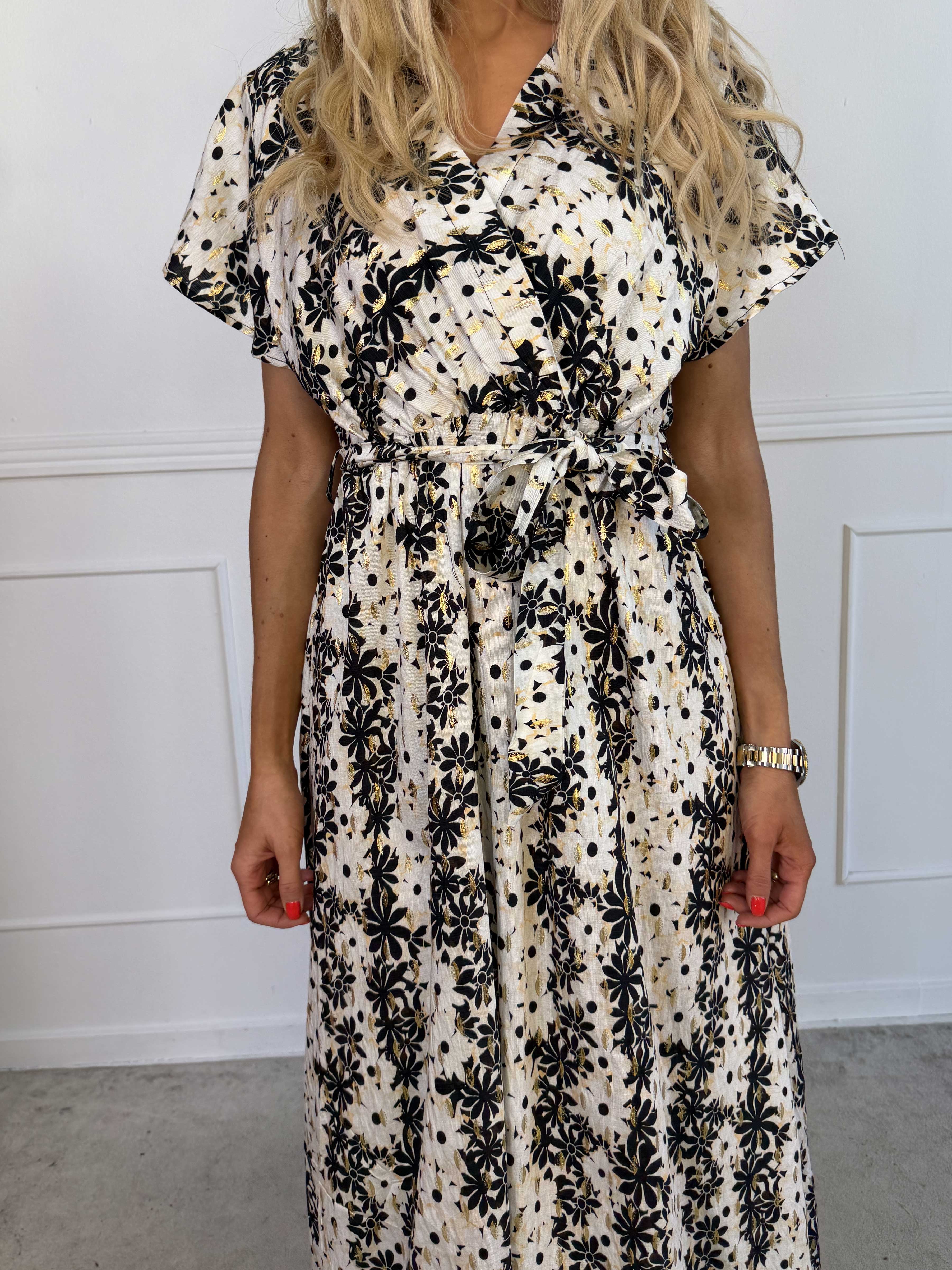 Rima - Lang blomstret kjole i viskose med guld dutter